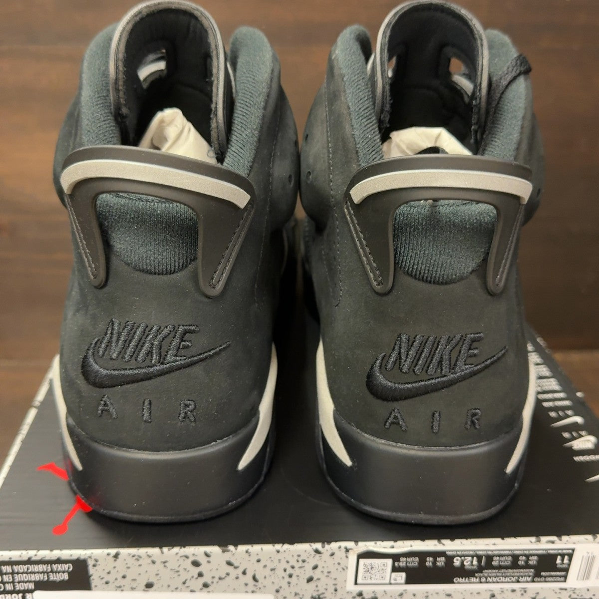 Jordan 6 Retro Cap and Gown Size 11 - aux