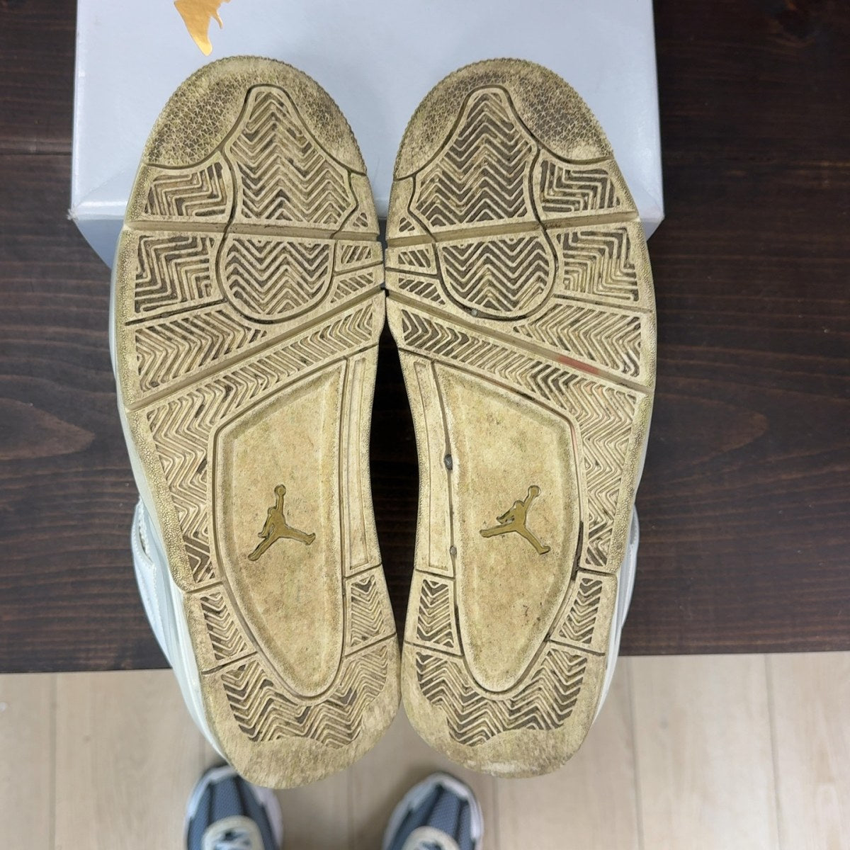 Jordan 4 Retro Metallic Gold (Women's) Size 11.5W (Pre-Owned) - aux