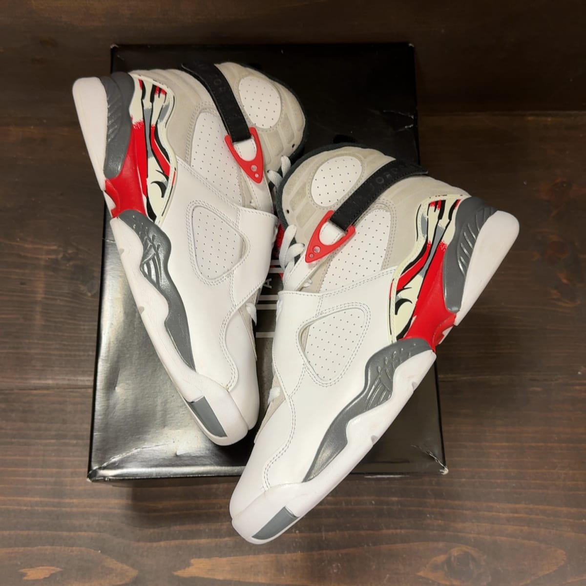 Jordan 8 Retro White True Red (2025) Size 9 (Pre-Owned) - back