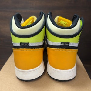 Jordan 1 Retro High White Black Volt University Gold (GS) Size 6Y (Pre-Owned) - Image 4