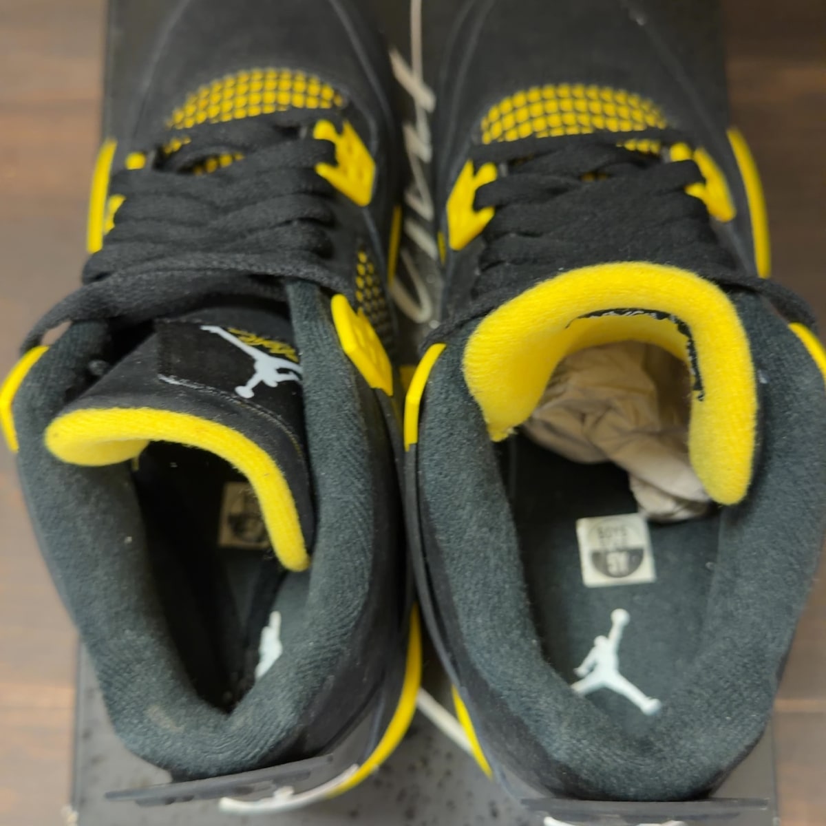 Jordan 4 Retro Thunder (2023) (GS) Size 5Y (Pre-Owned) - aux