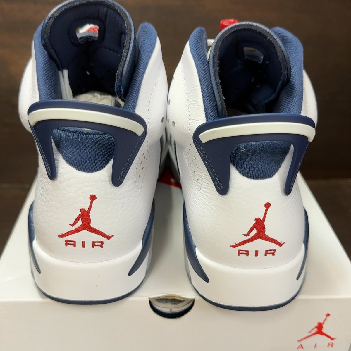 Jordan 6 Retro Olympic (2024) Size 8.5 (Pre-Owned) - aux
