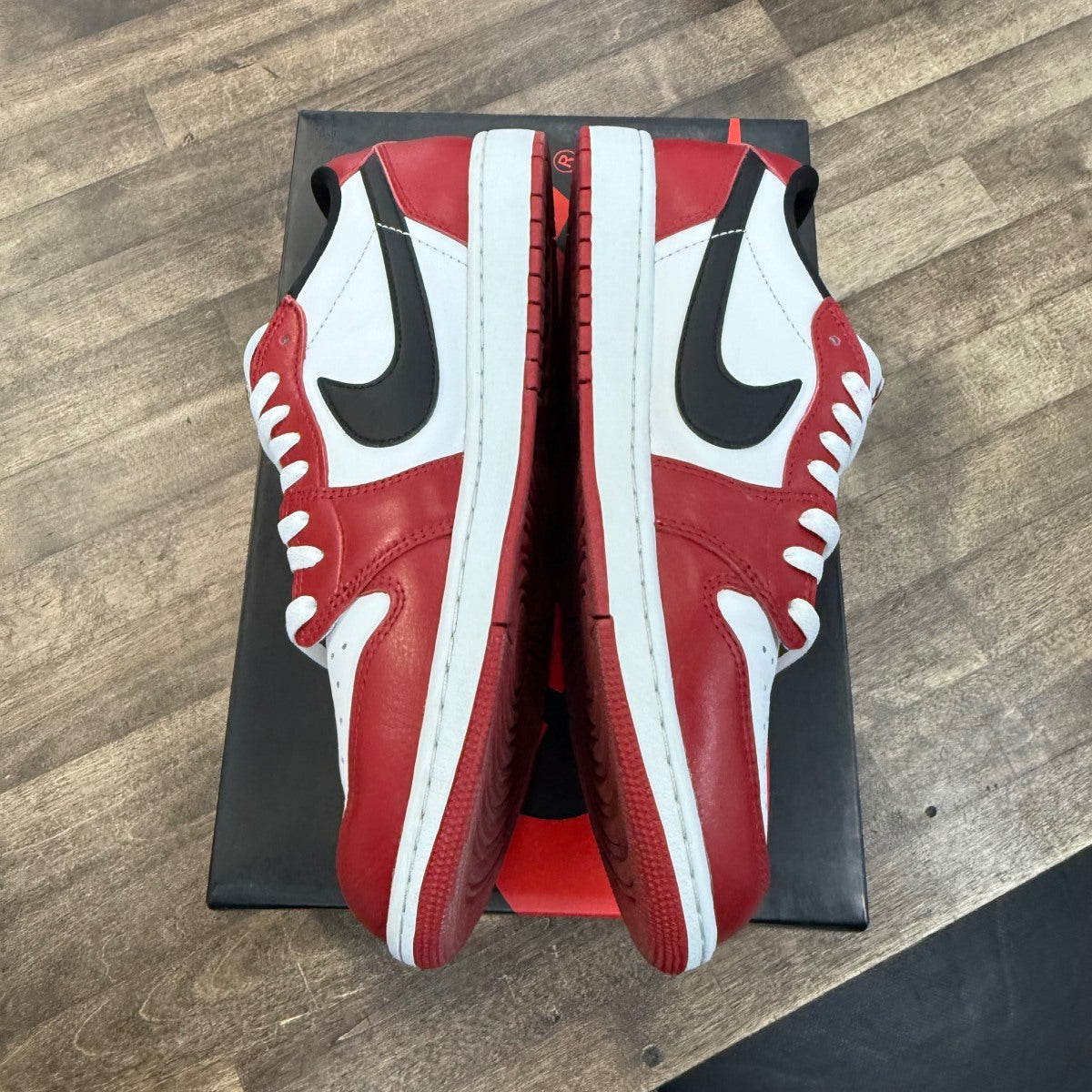 Jordan 1 Retro Low OG Chicago (2025) - Image 3