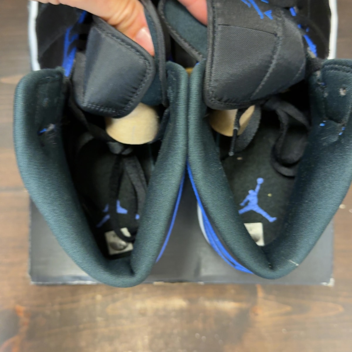 Jordan 1 Mid Hyper Royal Tumbled Leather - Image 6