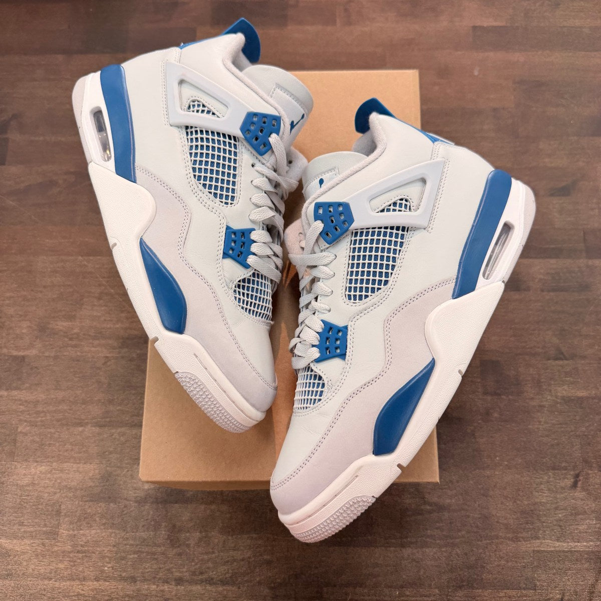 Jordan 4 Retro Military Blue (2024) Size 10.5 (Pre-Owned) - Image 1