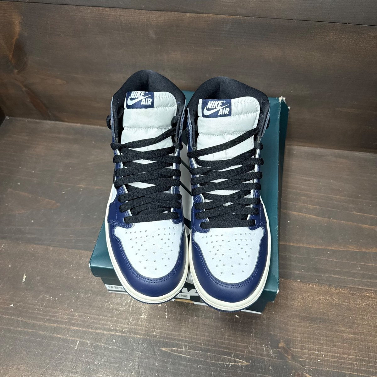 Jordan 1 Retro High OG Midnight Navy Size 9 (Pre-Owned) - back
