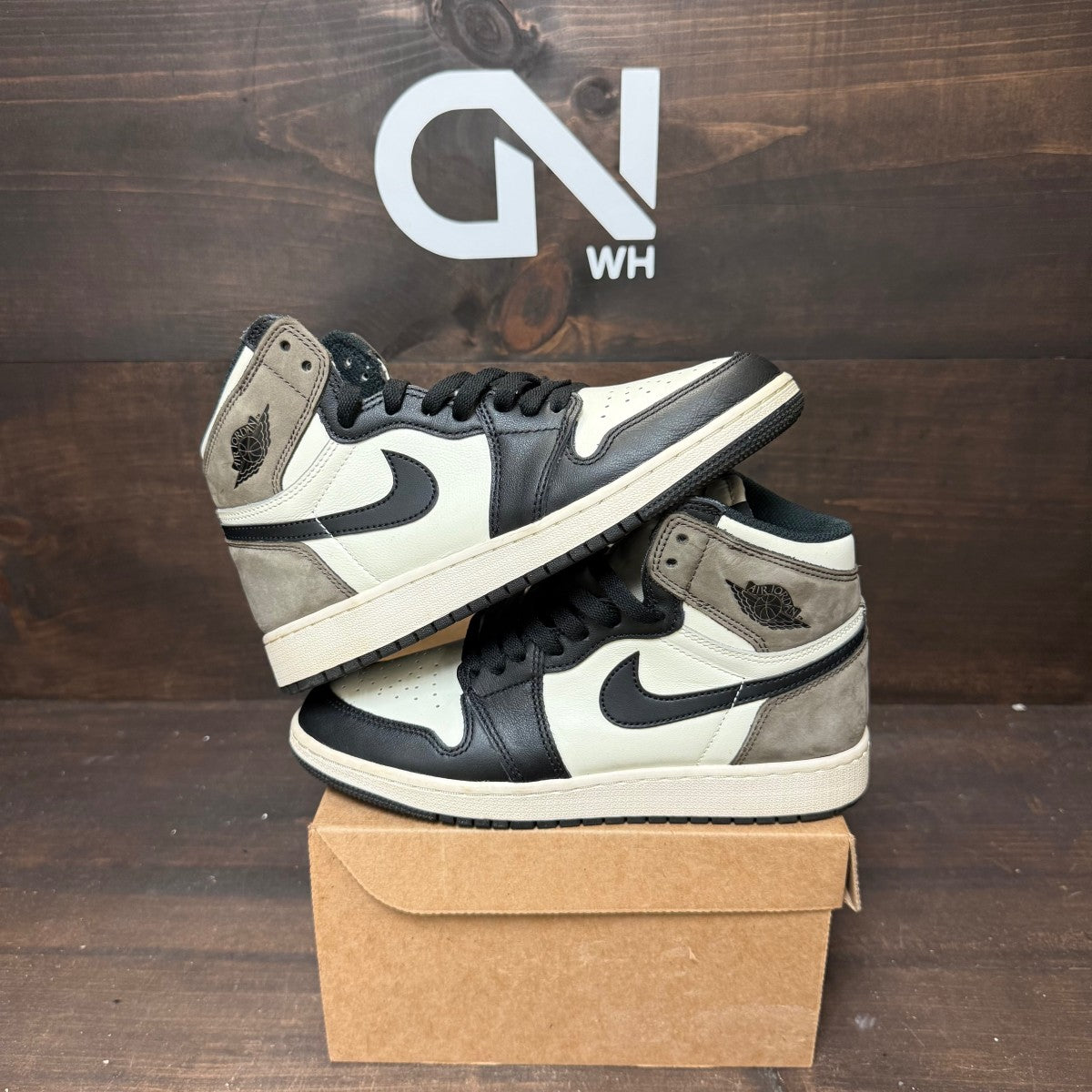 Jordan 1 Retro High Dark Mocha (GS) Size 5.5Y (Pre-Owned) - Image 1