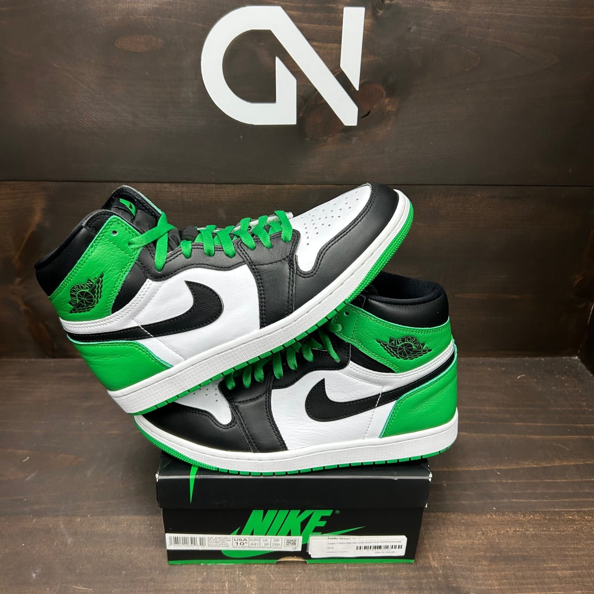 Jordan 1 Retro High OG Lucky Green - Image 1