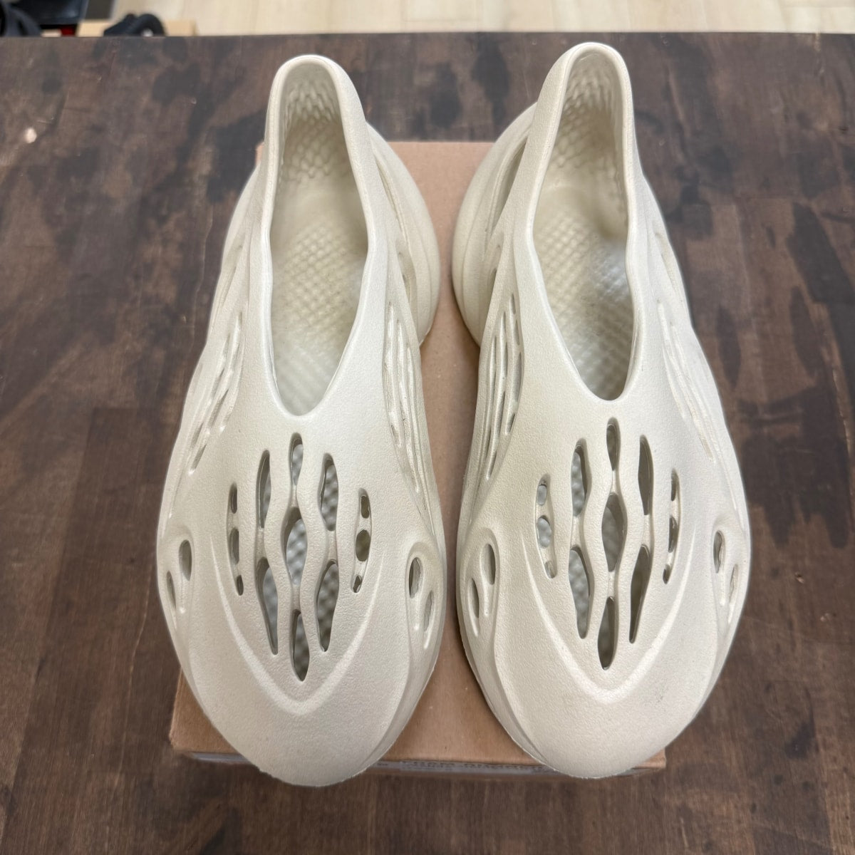 adidas Yeezy Foam RNNR Ararat - Image 2