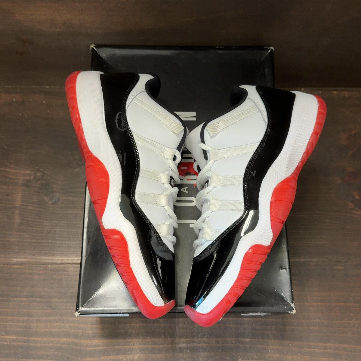 Jordan 11 Retro Low Concord Bred Size 9 (Pre-Owned) - back