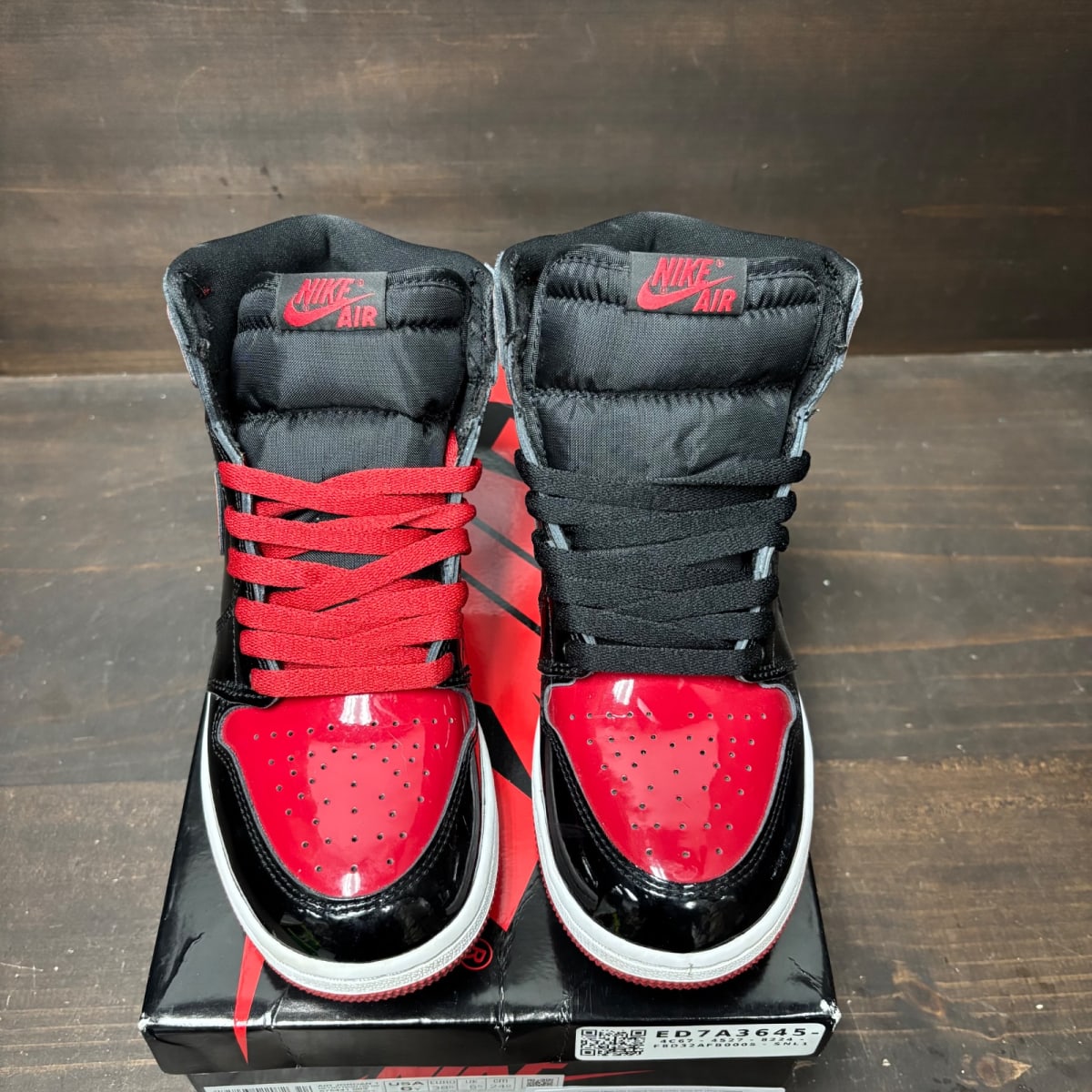 Jordan 1 Retro High OG Patent Bred (GS) Size 6Y (Pre-Owned) - side