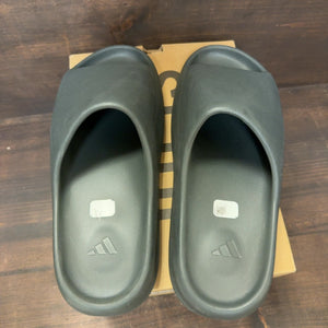 adidas Yeezy Slide Dark Onyx - Image 3