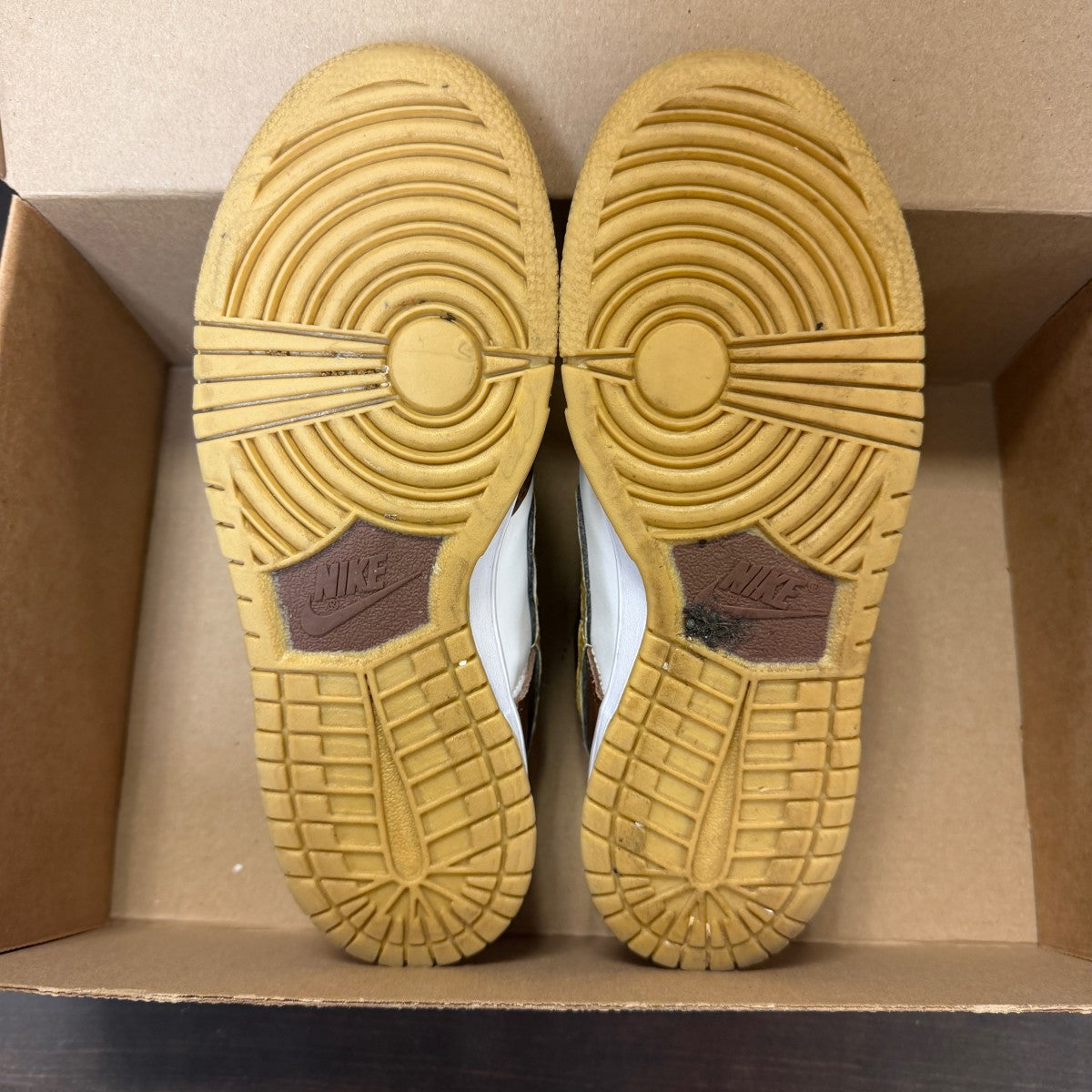 Nike Dunk Low Cacao Wow Gold (GS) Size 5Y (Pre-Owned) - Image 7