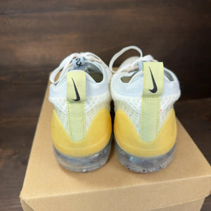 Nike Air VaporMax 2021 Flyknit GS 'Mismatched Swoosh - White' Size 7 (Pre-Owned) - Image 4