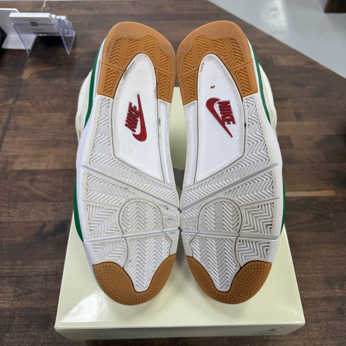 Jordan 4 Retro SB Pine Green - Image 4