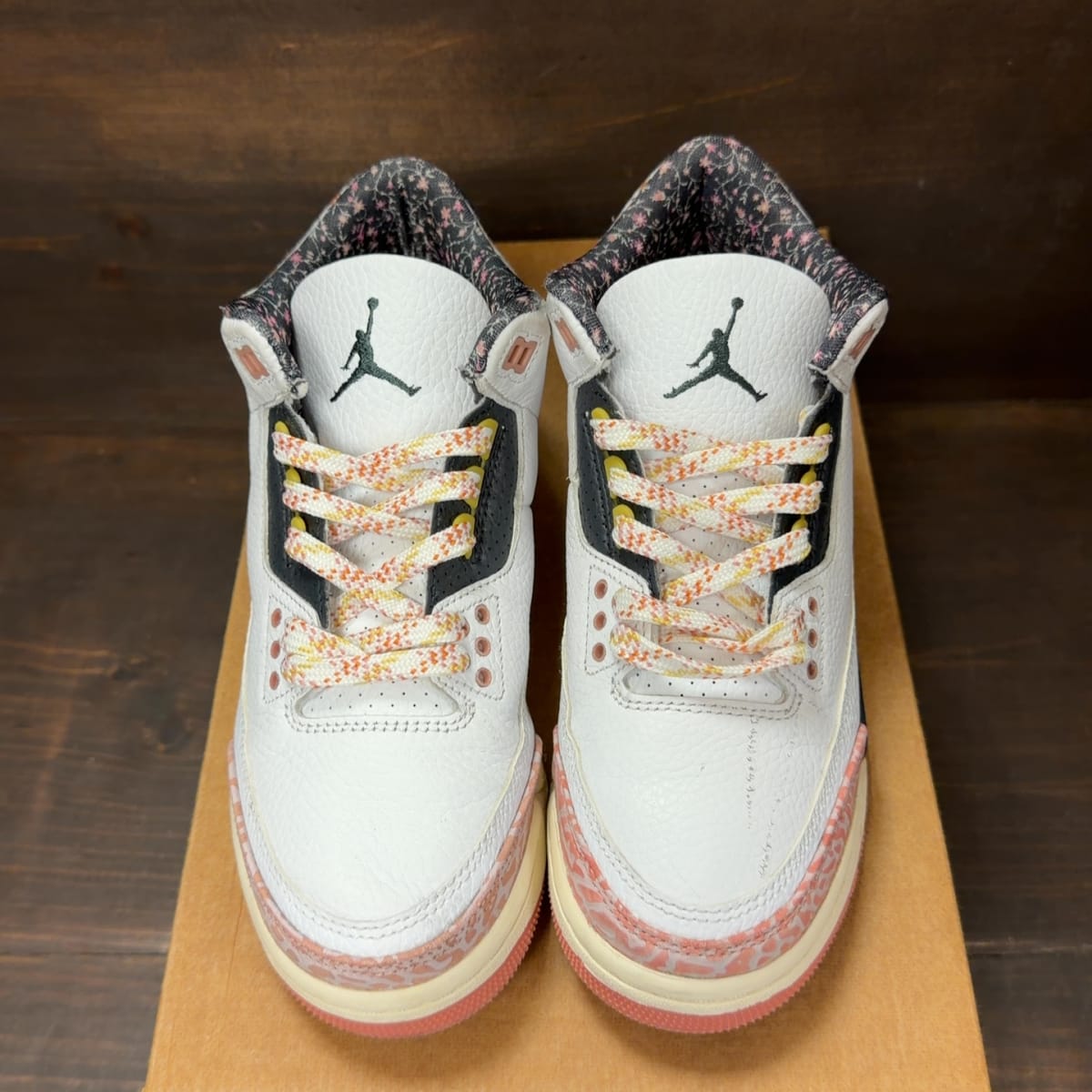 Jordan 3 Retro Vintage Floral (GS) Size 5.5Y (Pre-Owned) - tag