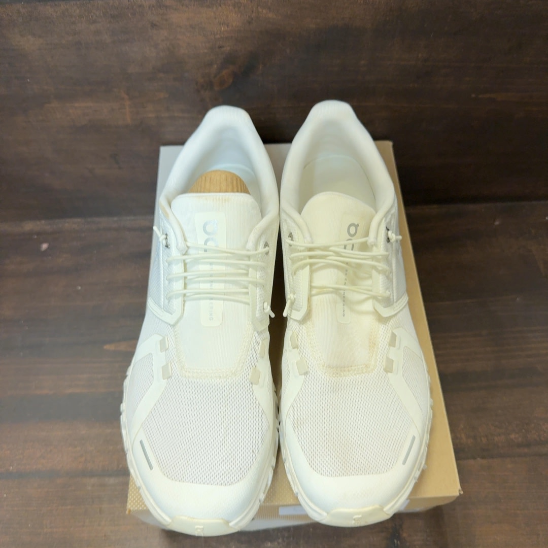 On Running Cloud 6 All White Size 9 (Pre-Owned) - Image 3