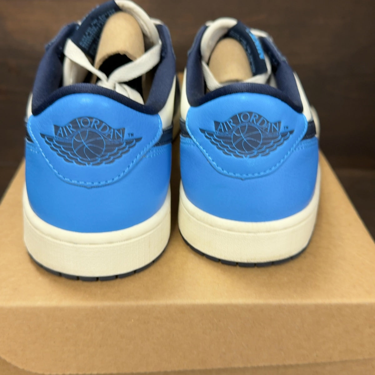 Jordan 1 Low OG Obsidian UNC Size 9.5 (Pre-Owned) - Image 5