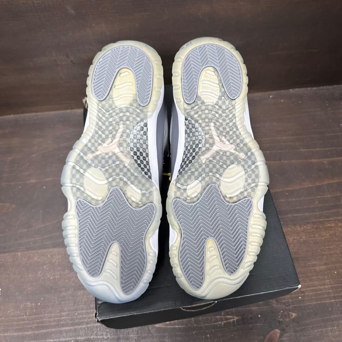 Jordan 11 Retro Low Cool Grey Size 10.5 - box