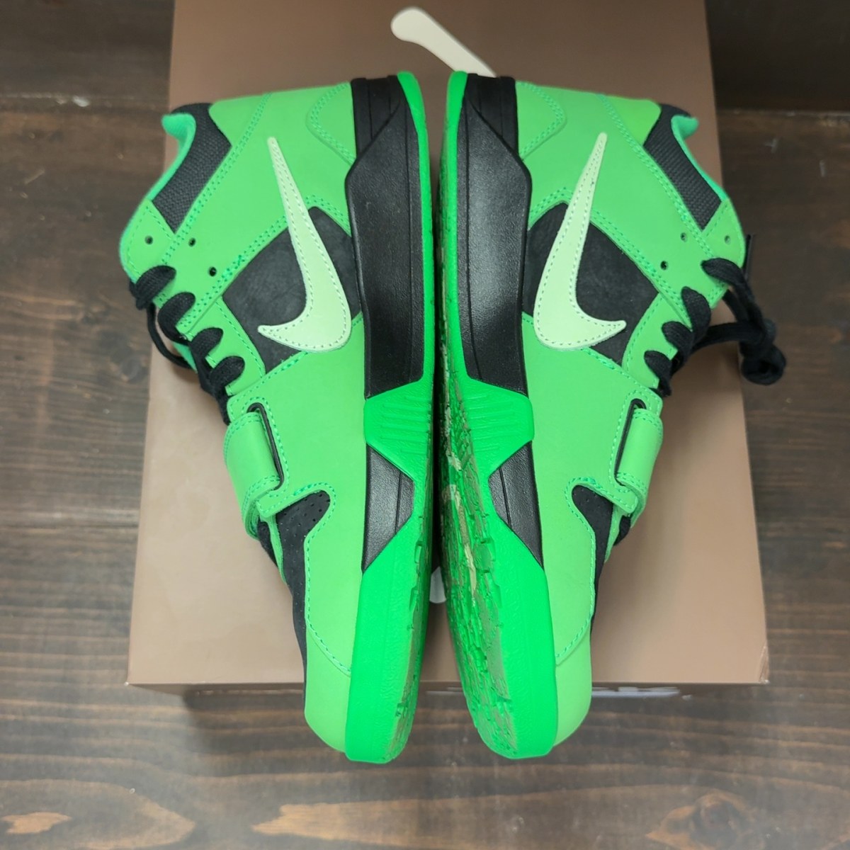 Jordan CJ1 T-Rexx Travis Scott Green Spark - Image 4
