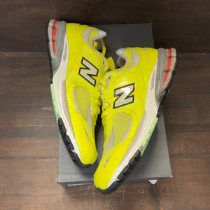 New Balance 2002R Sulphur Yellow - Image 2