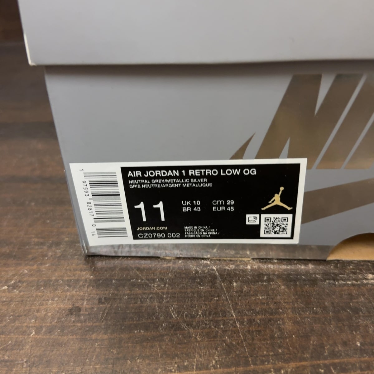 Jordan 1 Low OG Metallic Silver - Image 7