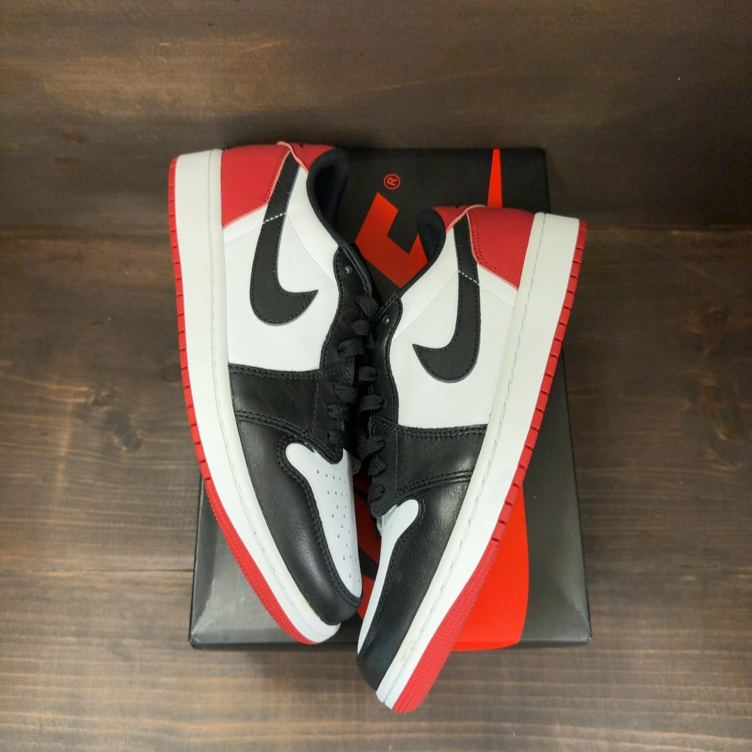 Jordan 1 Retro Low OG Black Toe (2023) Size 9 (Pre-Owned)