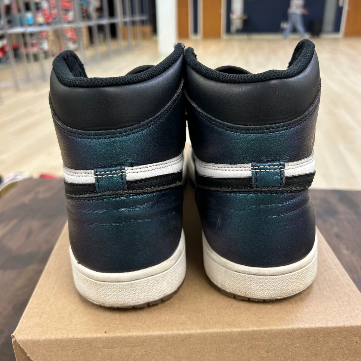 Jordan 1 Retro All-Star Chameleon (2017) Size 10 (Pre-Owned) - Image 4