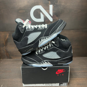 Jordan 5 Retro OG Black Metallic Reimagined Size 9.5 (Pre-Owned)
