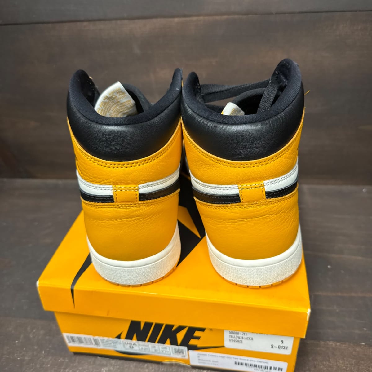 Jordan 1 Retro High OG Taxi Size 9 (Pre-Owned) - sole