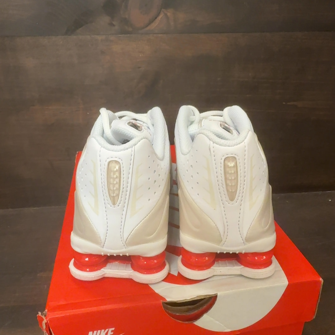 Nike Shox R4 White Phantom Picante Red (GS) - Image 4
