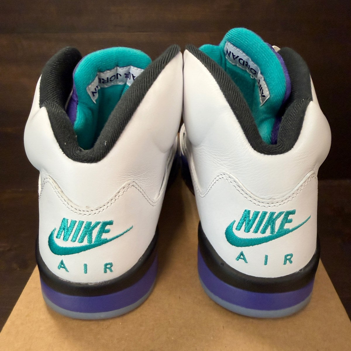Jordan 5 Retro Grape (2025) Size 10 (Pre-Owned) - Image 4