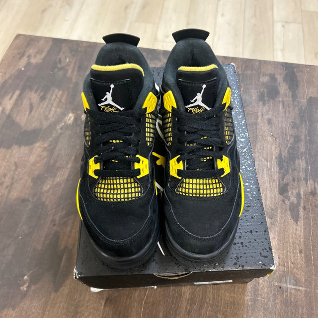 Jordan 4 Retro Thunder (2023) (Grade school) (US 5.5Y) (Lightly Worn) Size 5.5Y (Pre-Owned) - Image 2