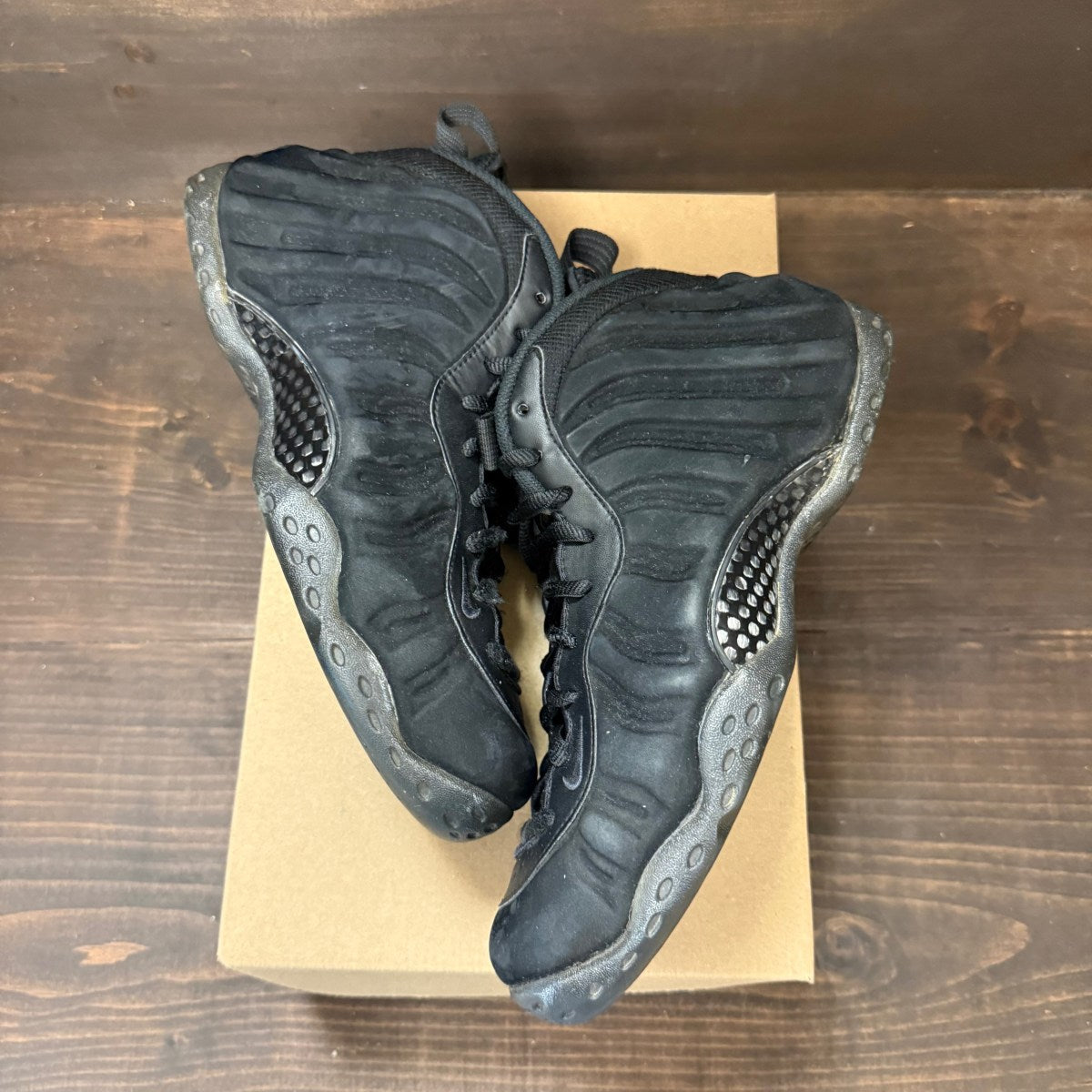 Nike Air Foamposite One Black Suede Size 9 (Pre-Owned) - Image 2