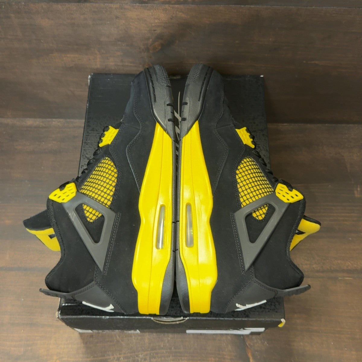 Jordan 4 Retro Thunder (2023) - Image 6