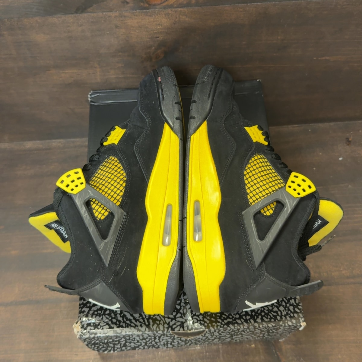 Jordan 4 Retro Thunder (2023) Size 11 (Pre-Owned) - Image 5