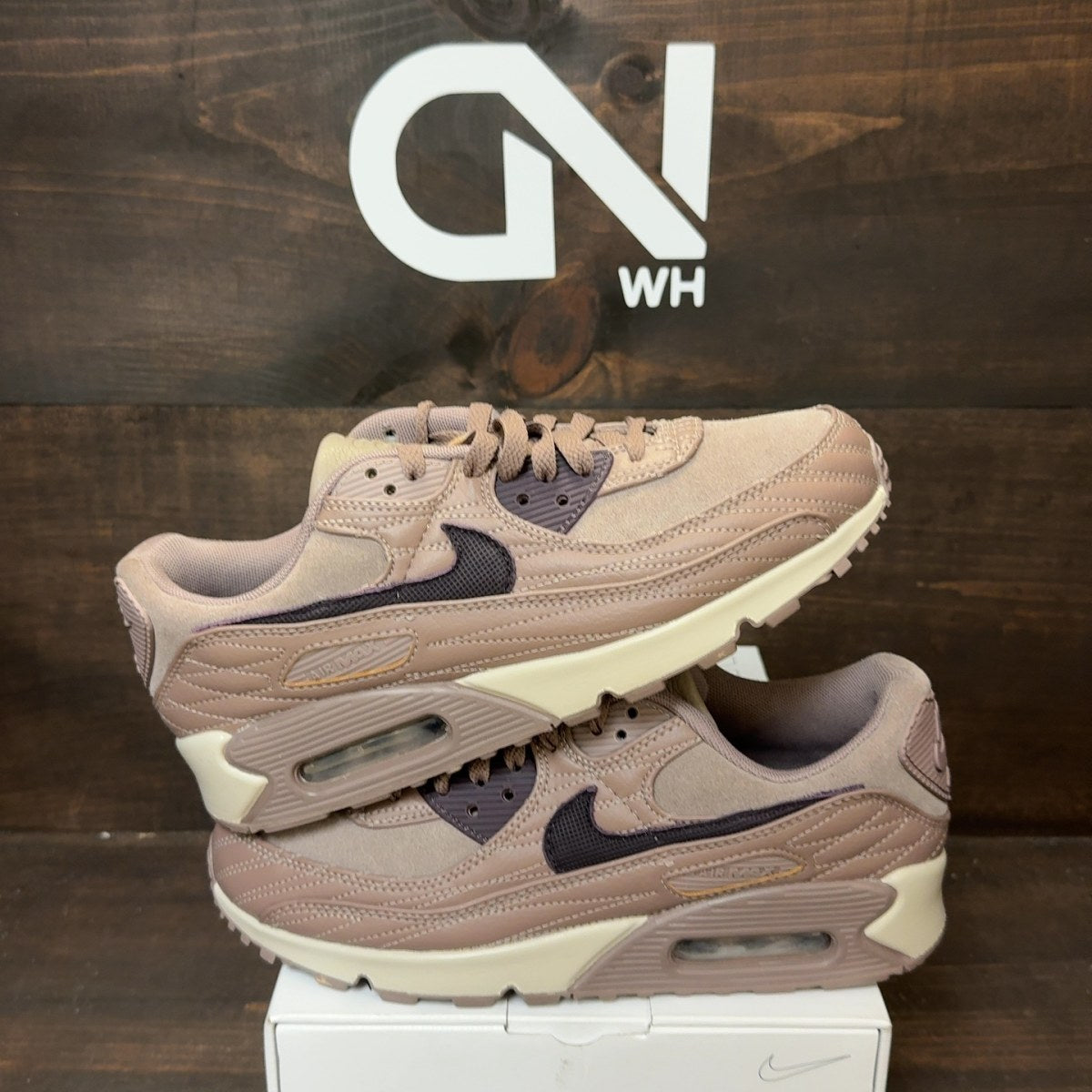 Nike Air Max 90 Unlocked By You Size 8 (Pre-Owned) - Image 1