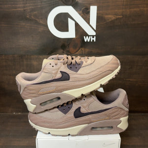 Nike Air Max 90 Unlocked By You Size 8 (Pre-Owned) - Image 1