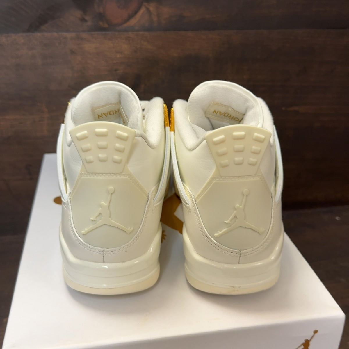 Jordan 4 Retro Metallic Gold (Women's) Size 7W (Pre-Owned)
