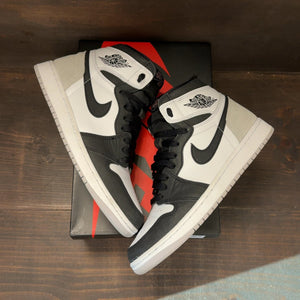 Jordan 1 Retro High OG Bleached Coral Size 9 (Pre-Owned) - back