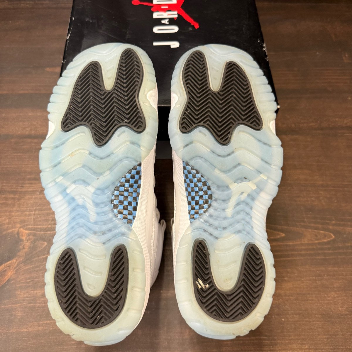 Jordan 11 Retro Legend Blue (2024) (GS) Size 5.5Y (Pre-Owned)