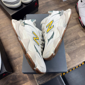 New Balance White Green New Balance 9060 (Lightly Worn) Size 7Y (Pre-Owned) - Image 1