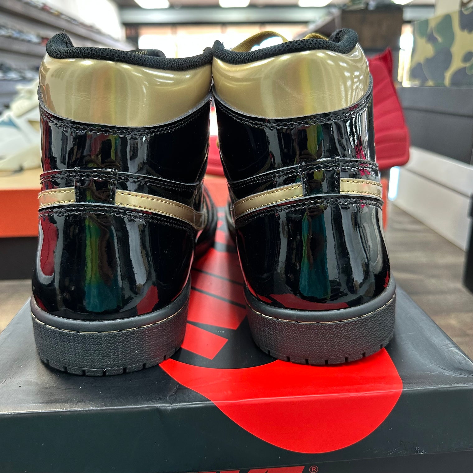 Black Metallic Gold Jordan 1 Retro High (2020) (USED)