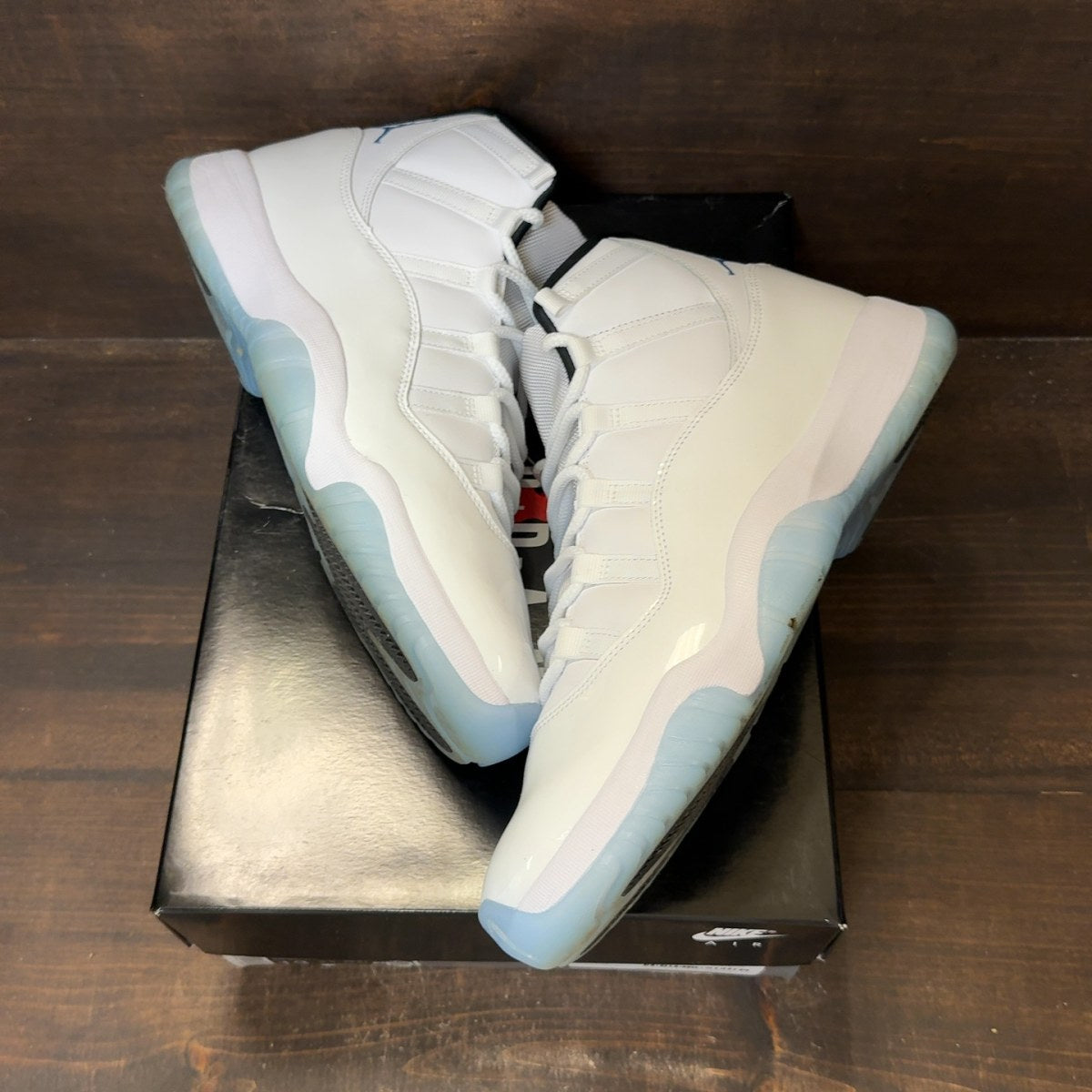 Jordan 11 Retro Legend Blue (2024) - Image 2