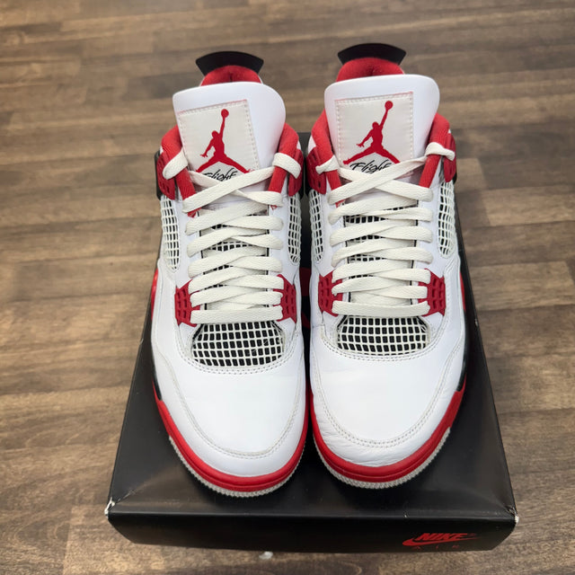 Fire Red Jordan 4 2020 (USED)