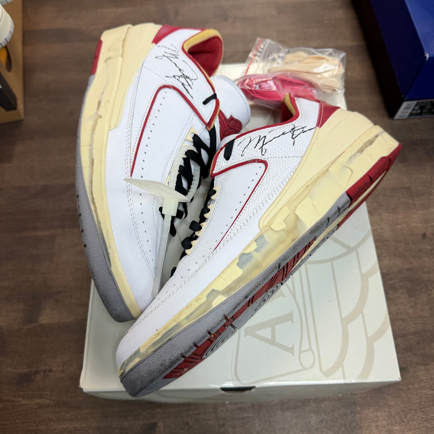 Off-White White Red Jordan 2 Retro (USED)