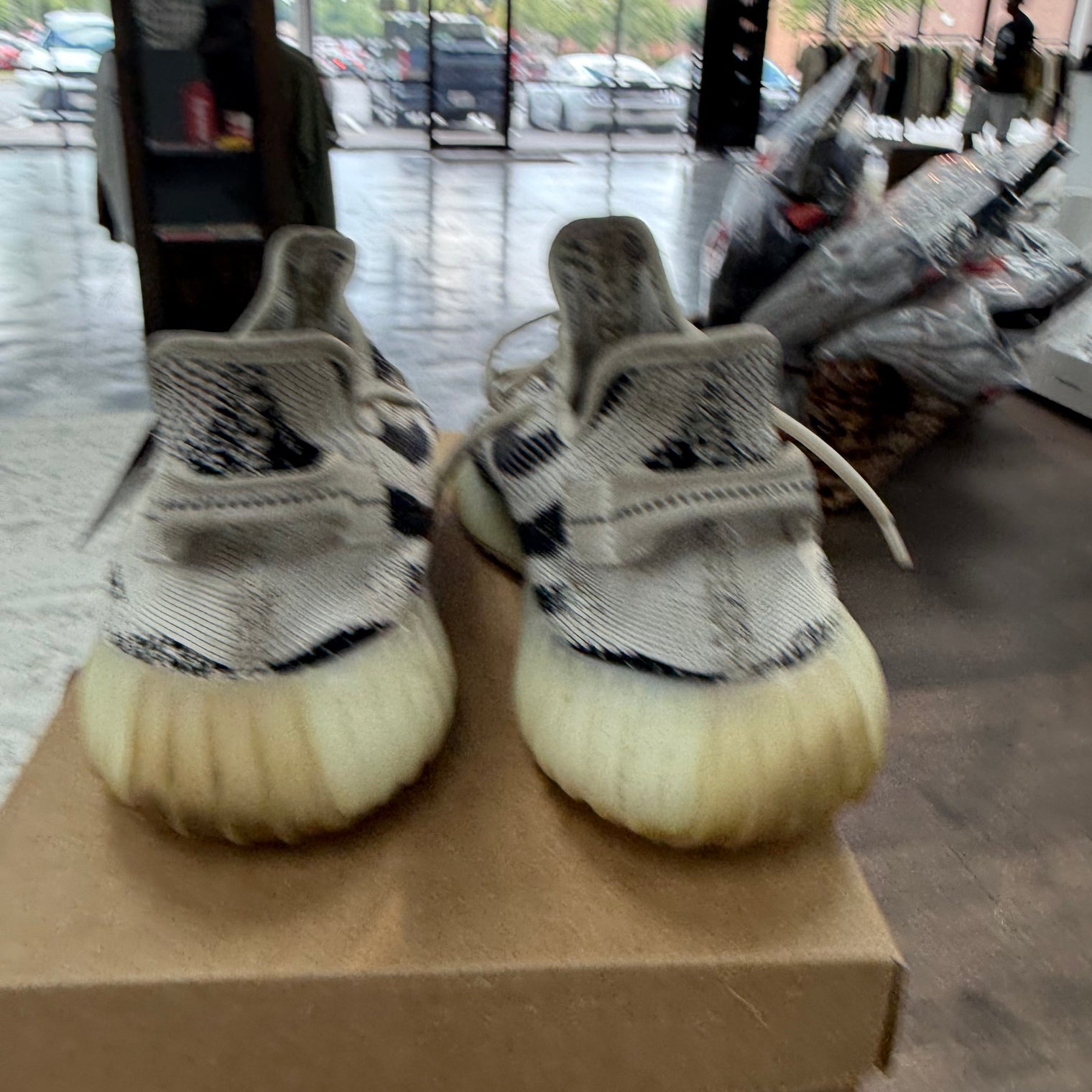 Zebra Yeezy 350 (USED,No Box)