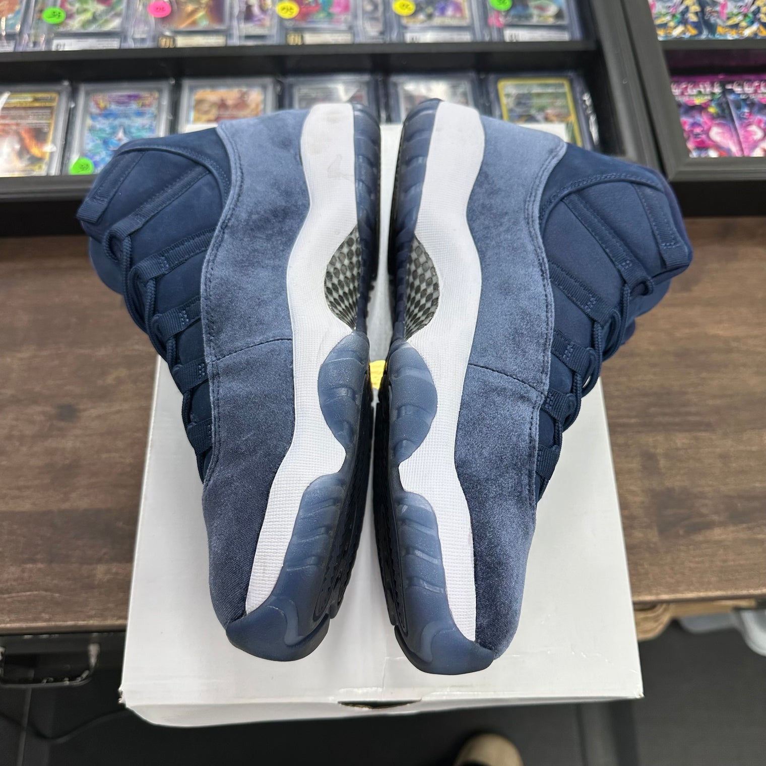 Midnight Navy Jordan 11 (W) (USED)