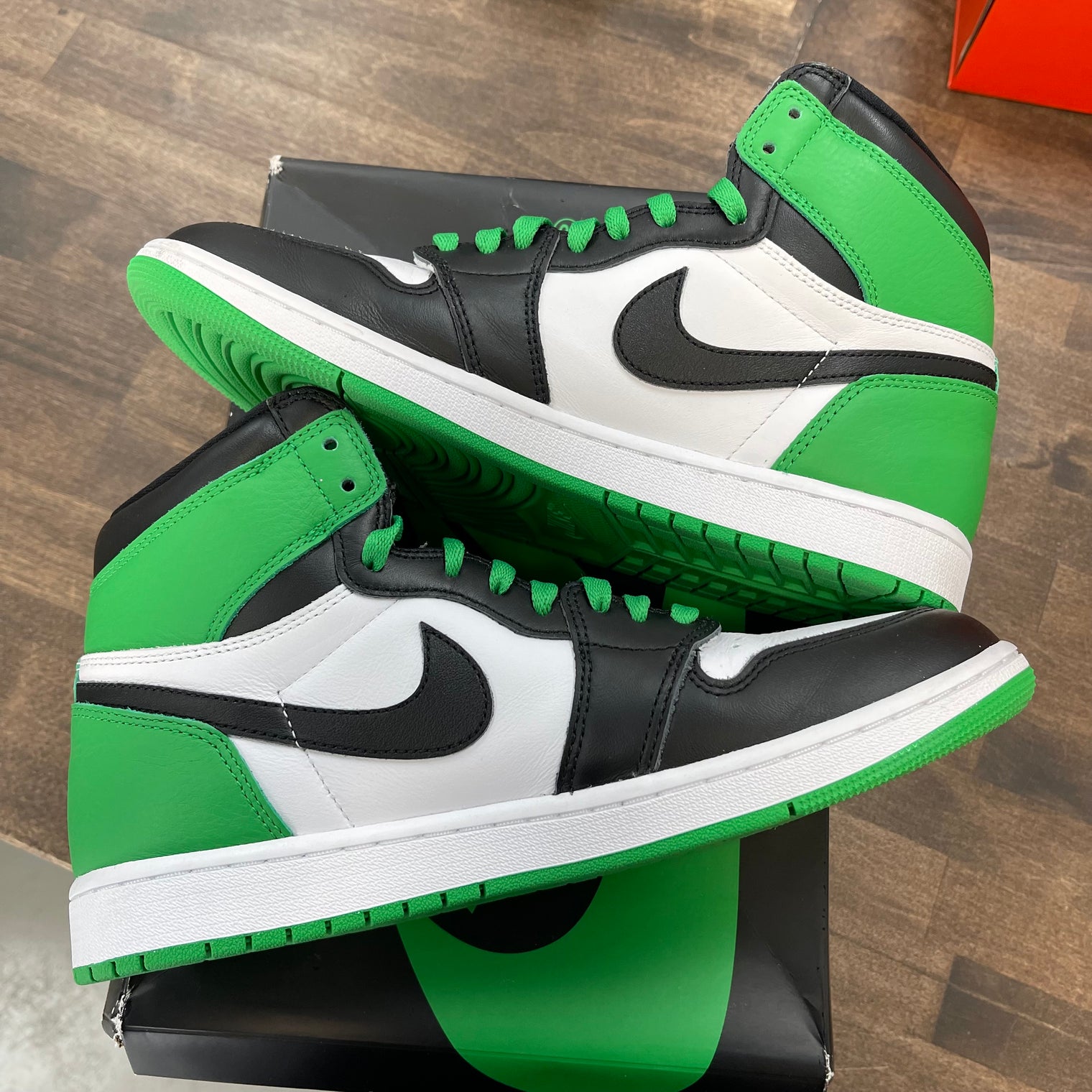 Lucky Green Jordan 1 High (USED)