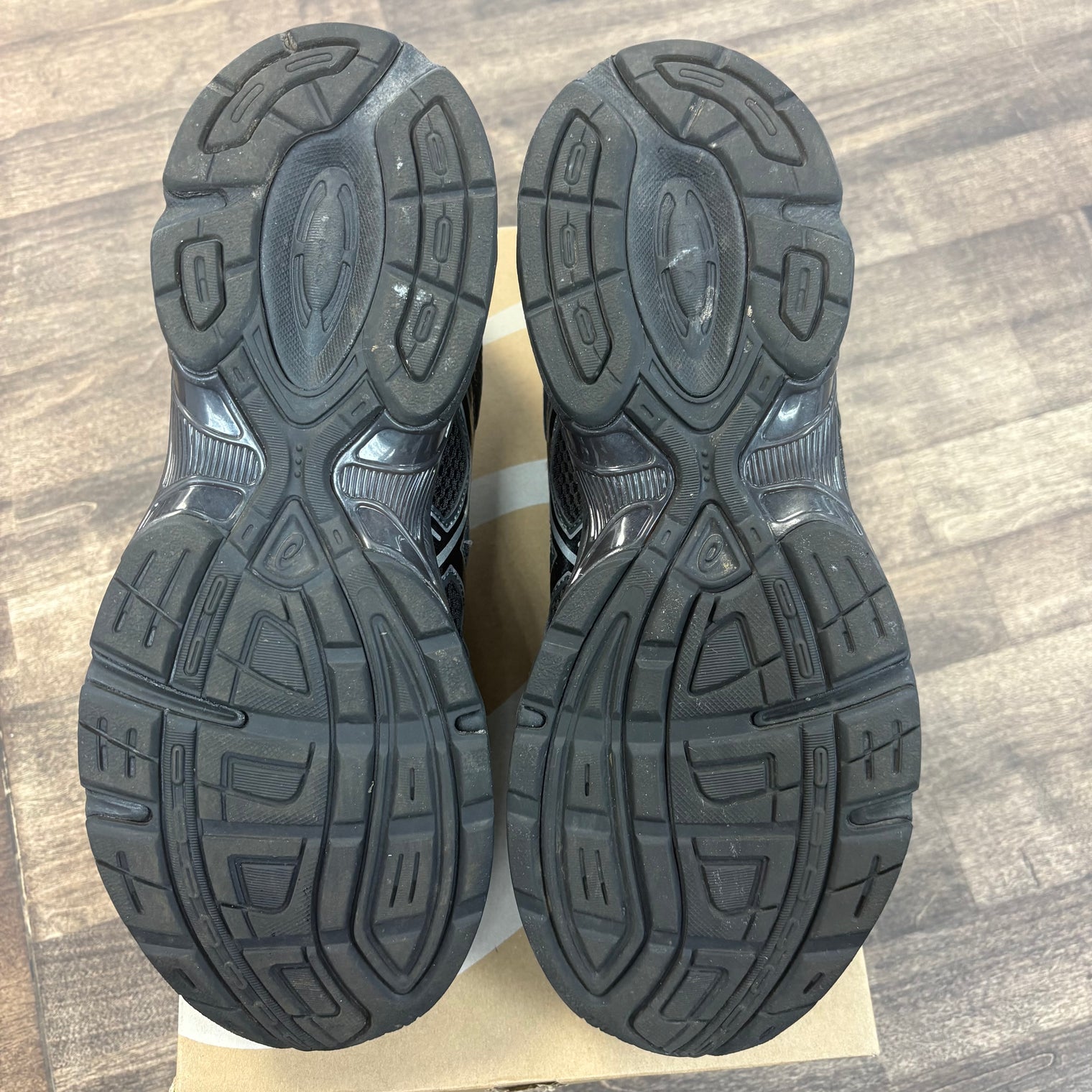 Black Pure Silver Asics 1130 (USED)